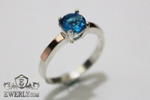 Купить женское кольцо из серебра с камнем (синий цвет)