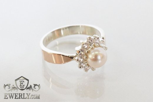 Женское кольцо из серебра с камнем (белый фианит - жемчуг)