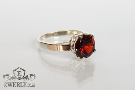 Женское серебряное кольцо с камнем (красный цвет) 0033GM