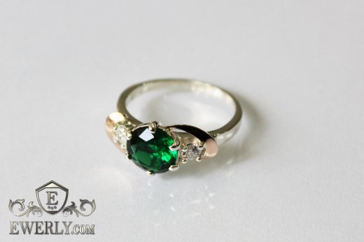Купить женское кольцо из серебра с камнем (зелёный цвет)