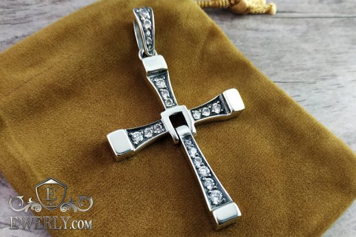 Купити срібний хрест Домініка Торетто, срібло 925 проби. Хрестик Вин Дизеля