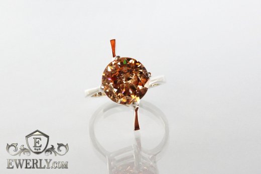 Купить женское кольцо из серебра с камнем (цвет - шампань)