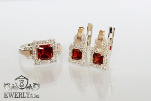 Купить женские серебряные серьги и кольцо с красными камнями