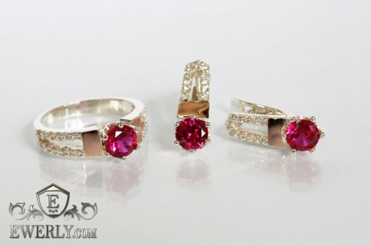 Женские серьги и кольцо с золотом из серебра, купить с камнями цвета-рубин